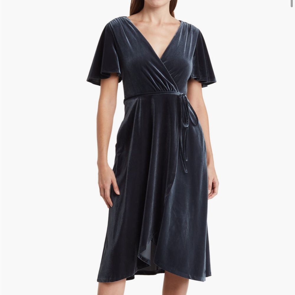 Vince Camuto Midnight Blue Velvet Midi Dress size 6